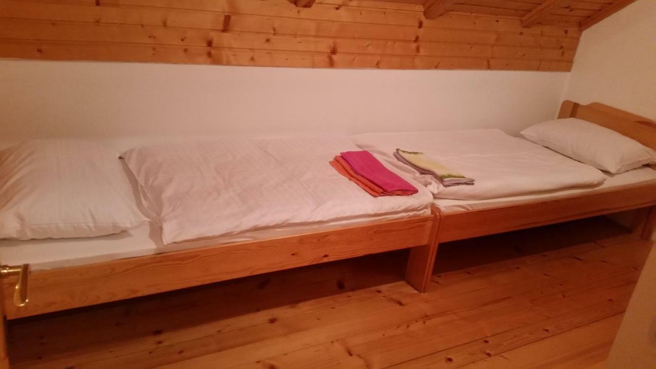 Turizem Pavlin Apartments Senturska Gora Esterno foto